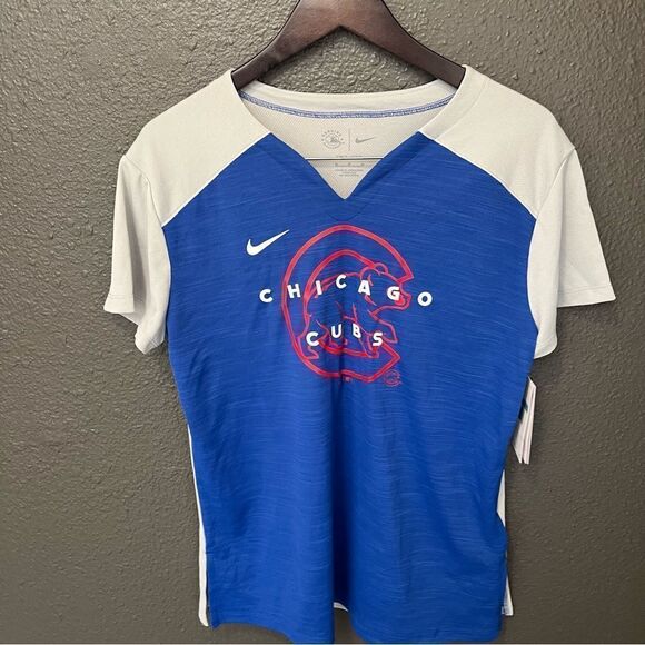 Chicago Cubs Nike Women's Slub Performance V-Neck Boxy T-Shirt - Silver/Royal - Picture 5 of 14